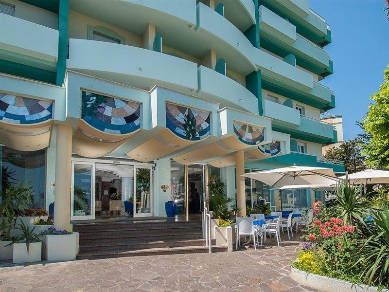 Hotel Losanna Gabicce Mare Kültér fotó