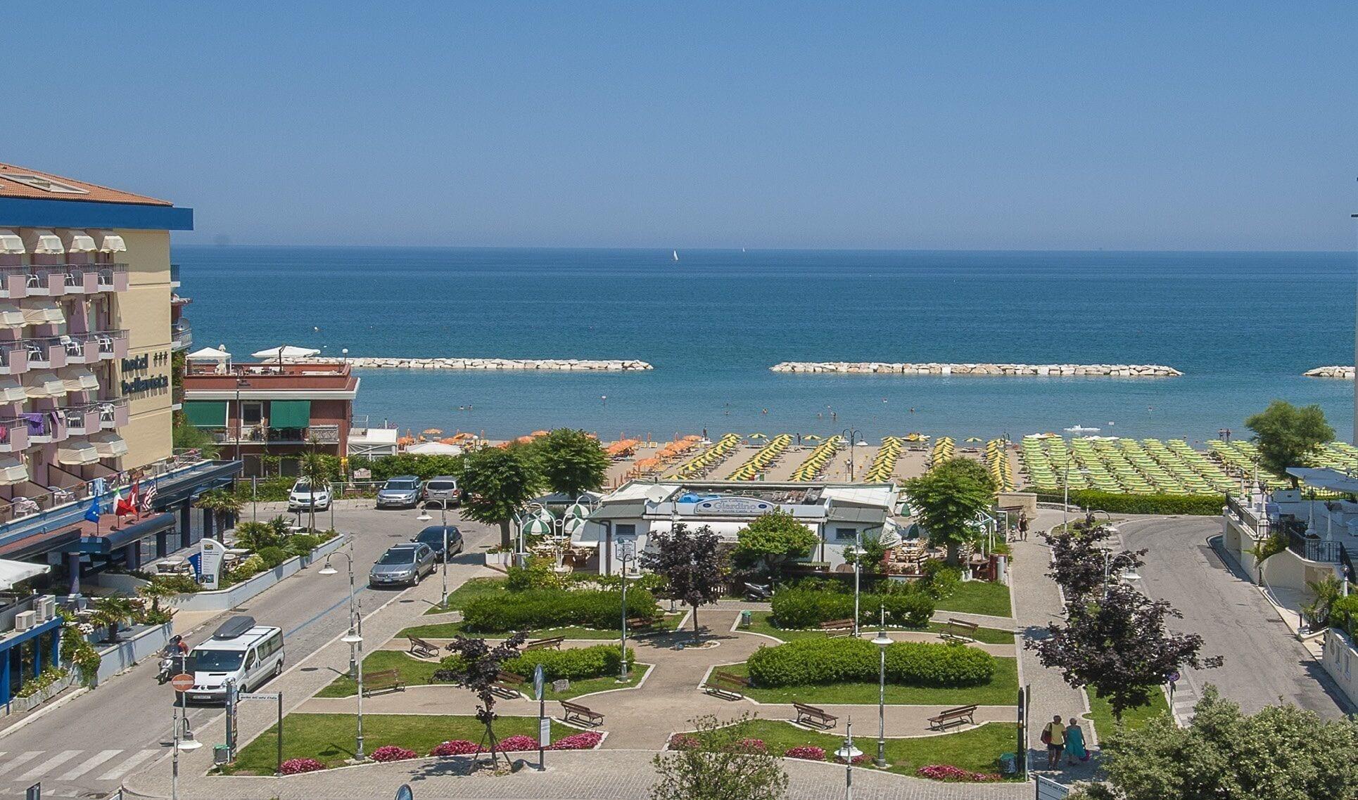 Hotel Losanna Gabicce Mare Kültér fotó
