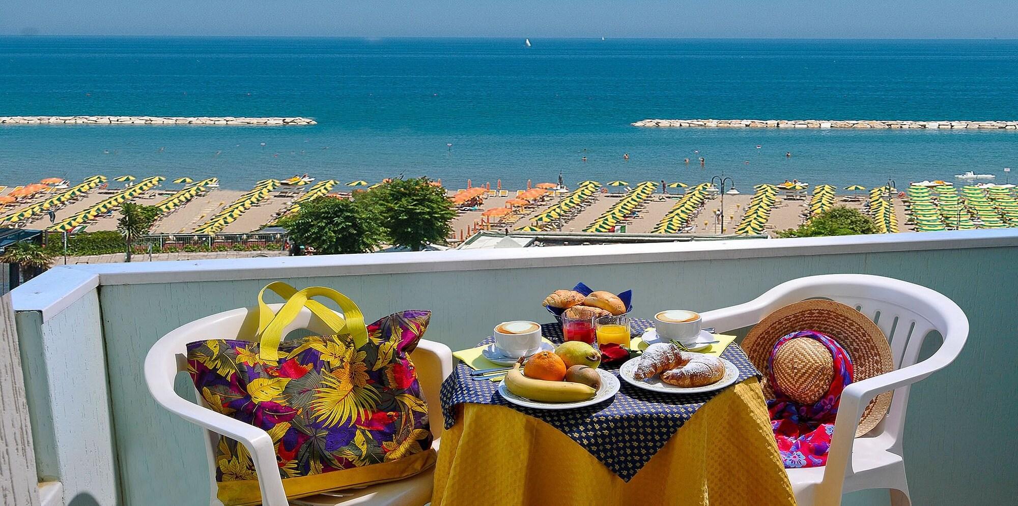 Hotel Losanna Gabicce Mare Kültér fotó