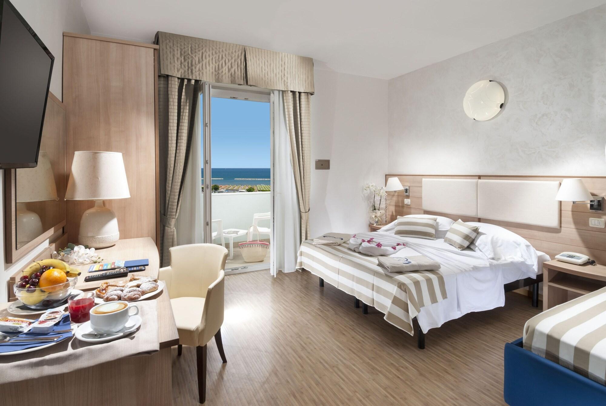 Hotel Losanna Gabicce Mare Kültér fotó