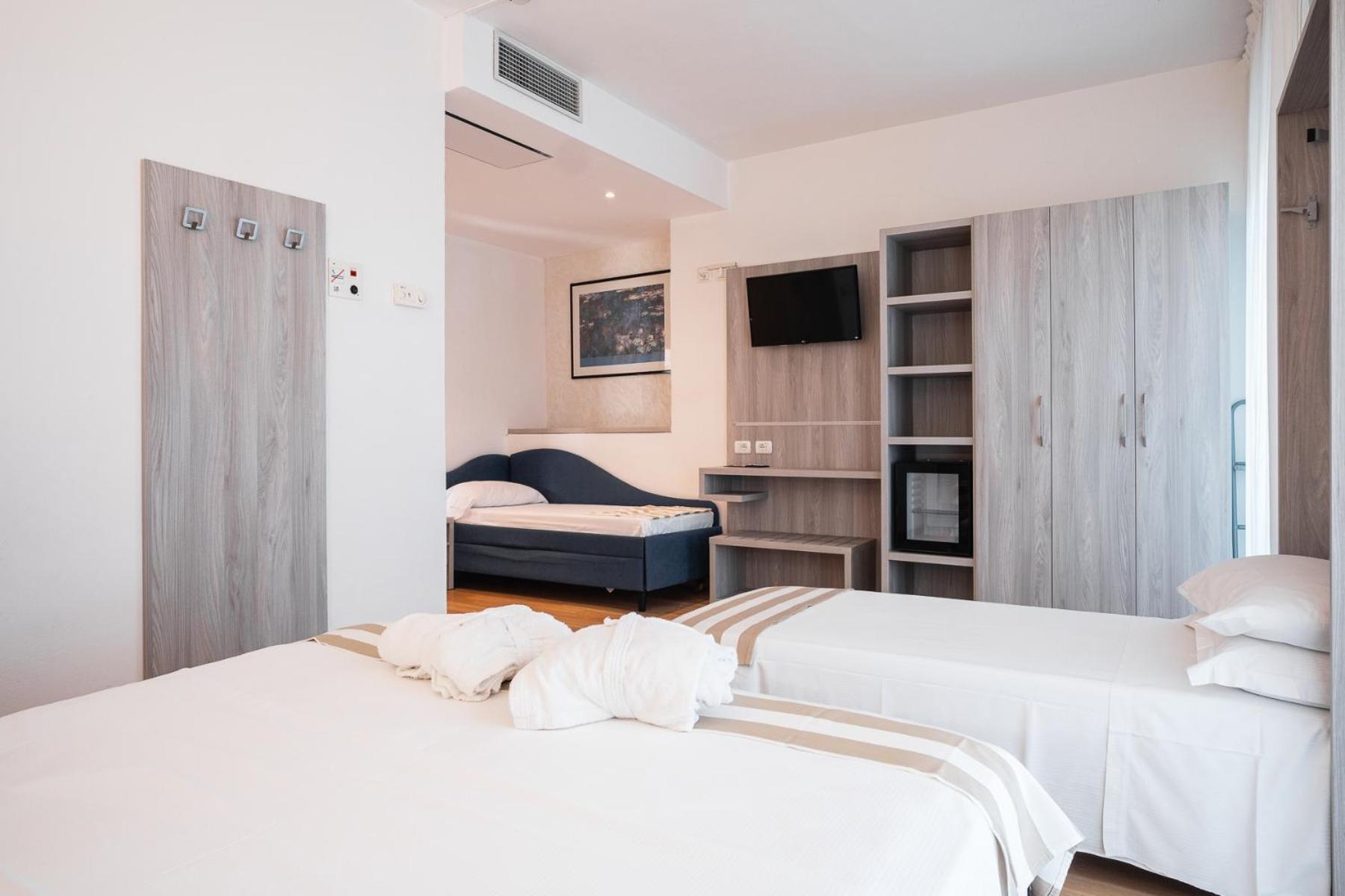 Hotel Losanna Gabicce Mare Kültér fotó
