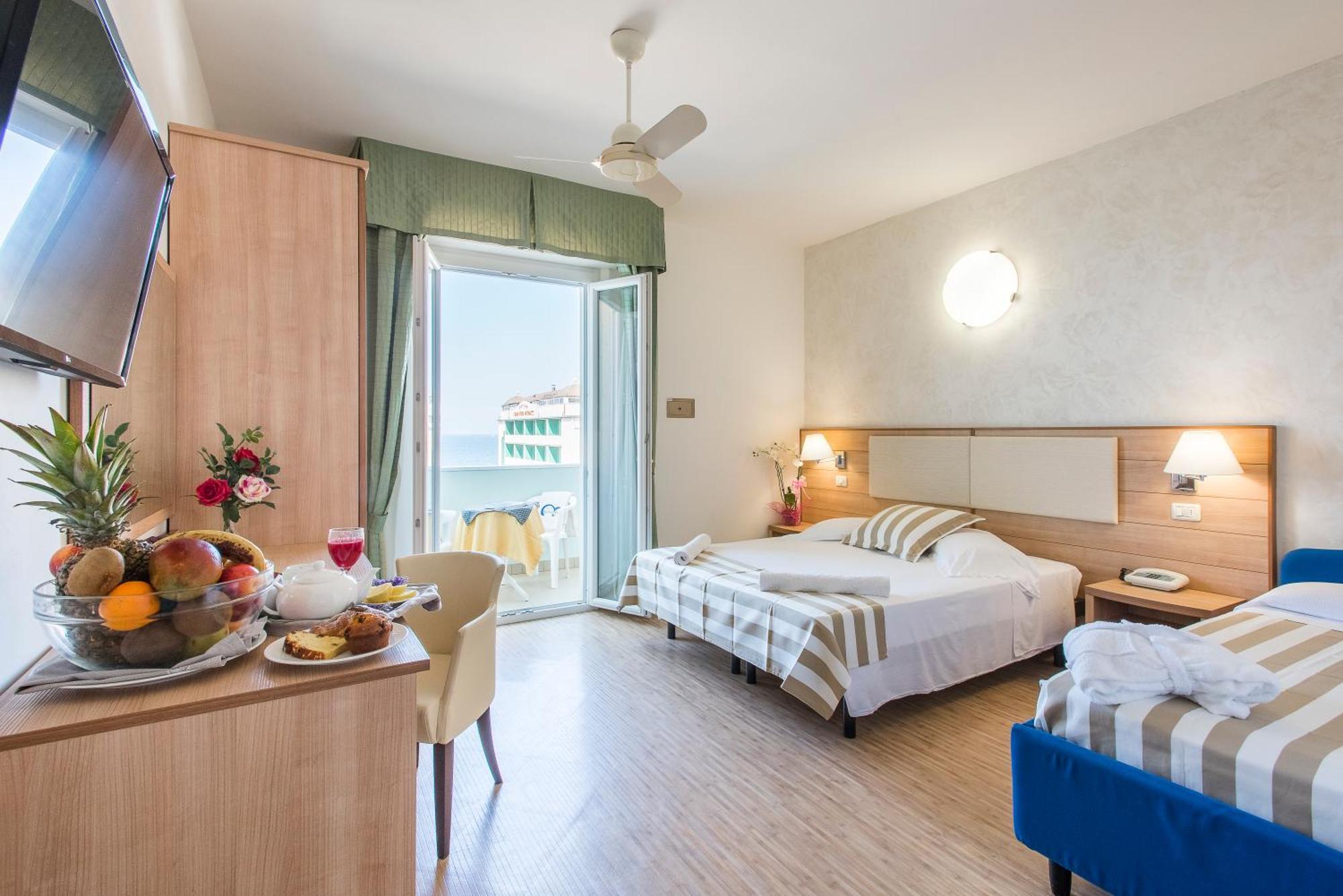 Hotel Losanna Gabicce Mare Kültér fotó