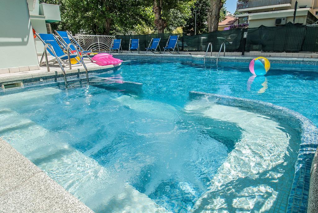 Hotel Losanna Gabicce Mare Kültér fotó