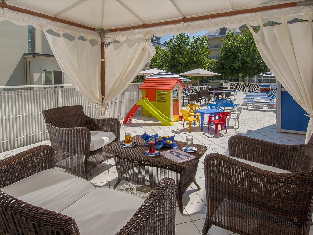 Hotel Losanna Gabicce Mare Kültér fotó