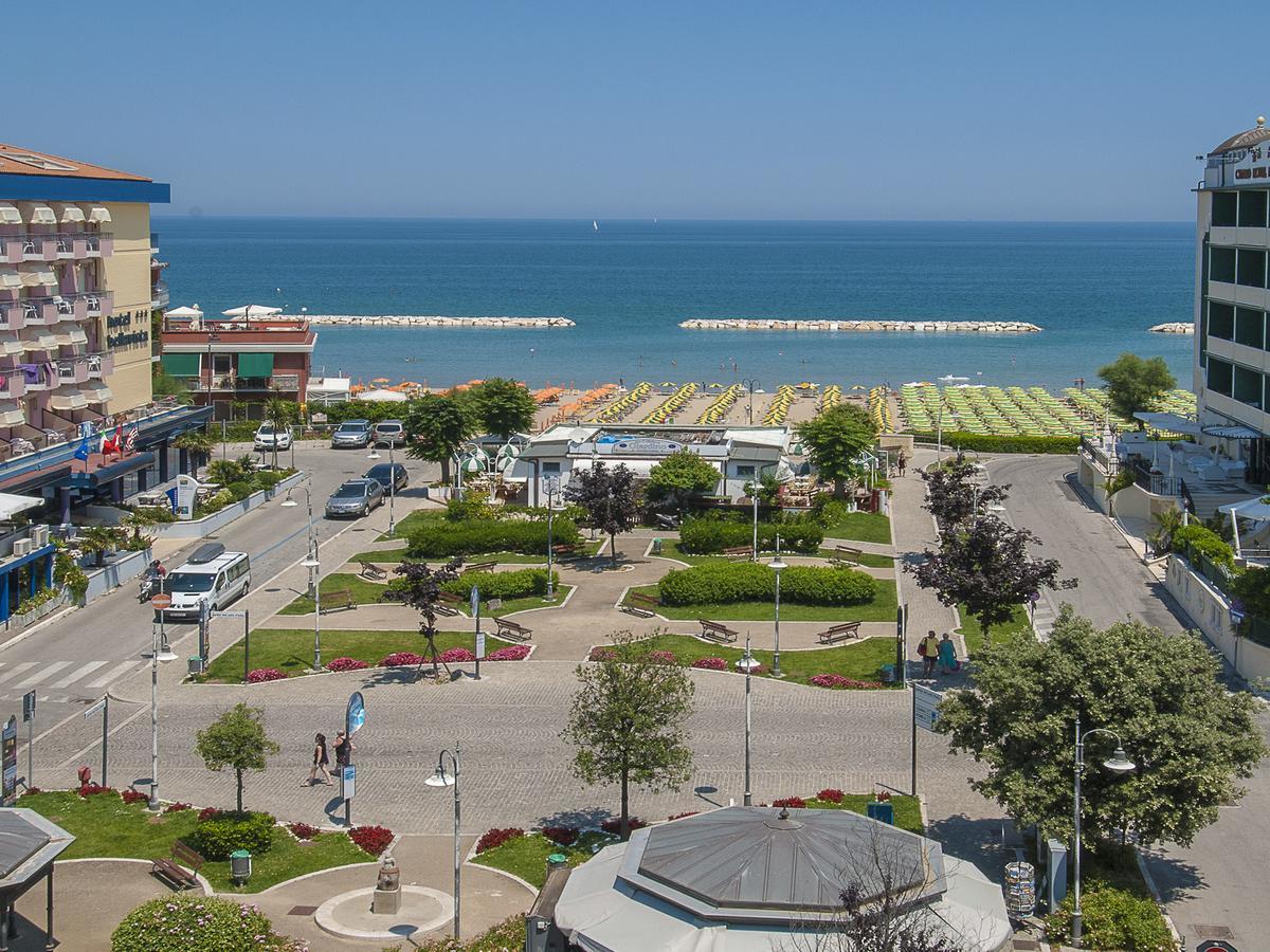 Hotel Losanna Gabicce Mare Kültér fotó