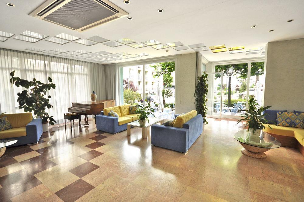Hotel Losanna Gabicce Mare Kültér fotó